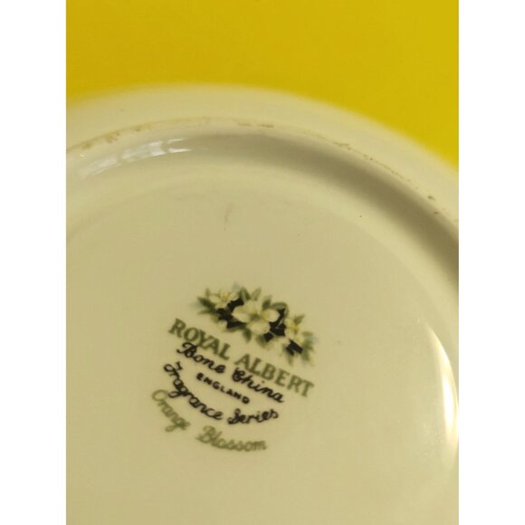 Vintage Royal Albert Tea Cup and Saucer Set, Fragrance Series, Orange Blossom - Picture 11 of 12